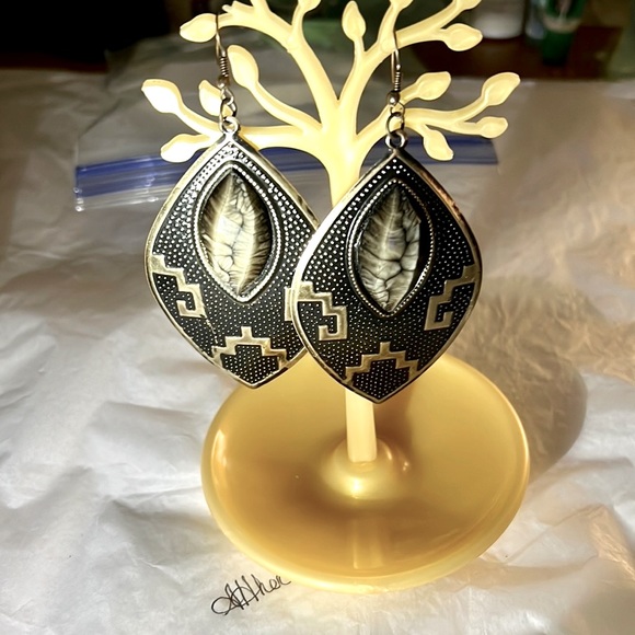 Jewelry - 👂🏽 jewels